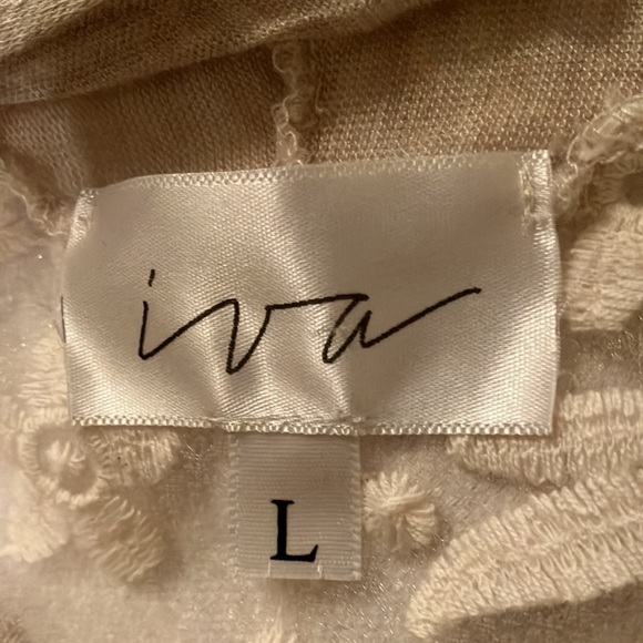 🤍👚 Iva Oatmeal White Light Sweater/Shrug W/Floral Lace Open Back Size L - Picture 6 of 6